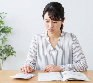 転職で年収が下がるリスクと対策法