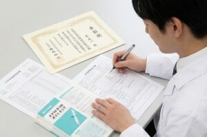 薬剤師なら危険物取扱者の受験資格を有利に満たせる